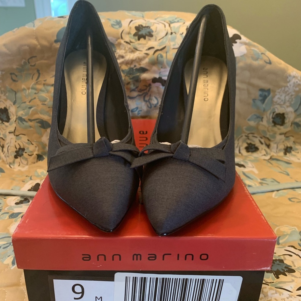 Ann Marino Kingdom Pumps